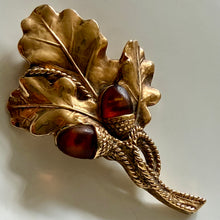 Charger l'image dans la galerie, Belle broche oversize feuille de chêne par Kalinger
