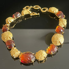 Charger l&#39;image dans la galerie, Sublime collier métal doré et cabochons de résine ambrée YSL par Goossens
