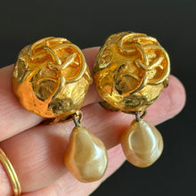 Load image into Gallery viewer, Pretty vintage couture clip-on earrings with dangling pearls signed Sonia Rykiel
