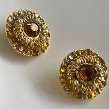 Charger l&#39;image dans la galerie, Belles boucles clips vintage couture signées Jacky de G
