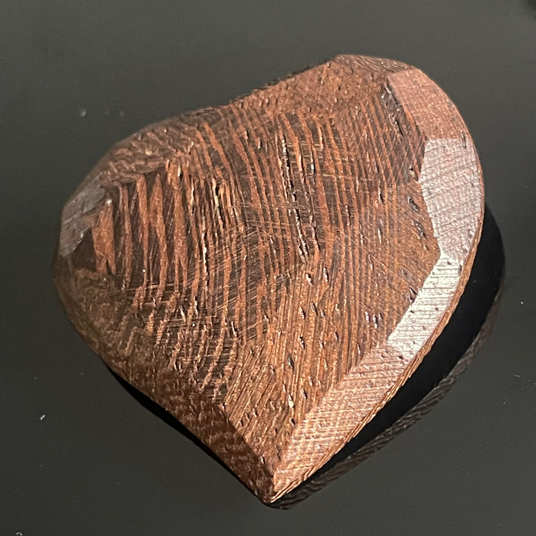Belle broche vintage couture cœur en bois signée Yves Saint Laurent rive gauche