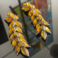 Charger l&#39;image dans la galerie, Rares longues boucles d’oreilles épis de blé Goossens pour YSL
