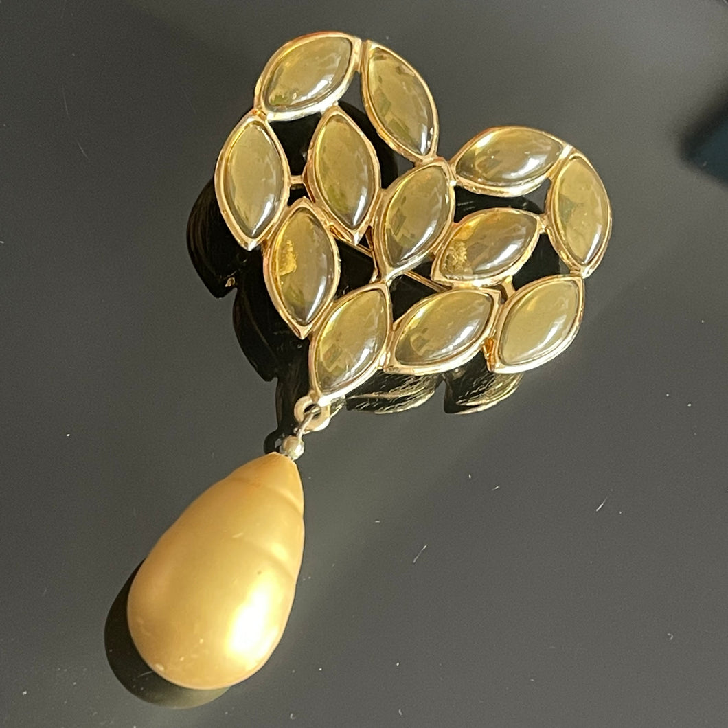 Belle et rare grande broche cœur YSL par Goossens avec perle poire en pendant