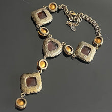 Charger l&#39;image dans la galerie, Très beau collier vintage en métal patine bronze et pierres colorées (cristal) signé Xavier Loubens
