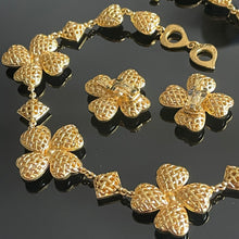 Charger l&#39;image dans la galerie, Sublime parure vintage couture YSL par Goossens Trefles à quatre feuilles résine et strass
