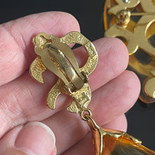 Charger l&#39;image dans la galerie, Très joli set boucles clips + broche pendentif signés YSL
