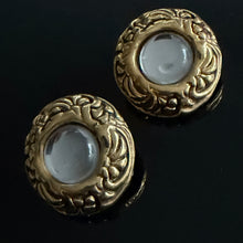 Charger l'image dans la galerie, Belles boucles résine dorée et cabochons de verre miroir signées Jacky de G
