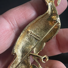 Charger l&#39;image dans la galerie, Belle et rare broche pendentif oiseau signée D’Orlan
