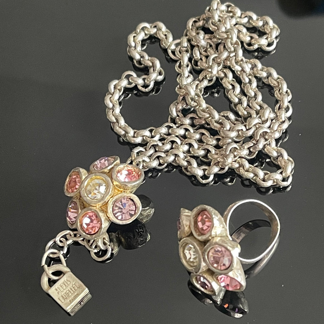Parure collier + bague en métal argenté et pierres de couleur signée Alexis Lahellec