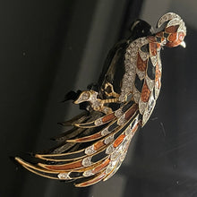 Charger l&#39;image dans la galerie, Belle et rare broche pendentif oiseau signée D’Orlan
