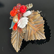 Charger l&#39;image dans la galerie, Belle broche ancienne Louis Rousselet motif feuille de vigne
