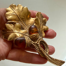 Charger l'image dans la galerie, Belle broche oversize feuille de chêne par Kalinger
