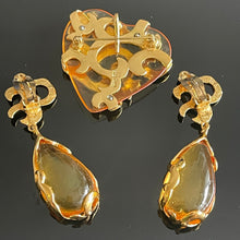 Charger l&#39;image dans la galerie, Très joli set boucles clips + broche pendentif signés YSL
