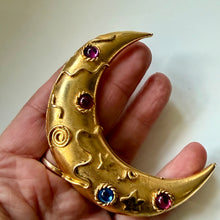Load image into Gallery viewer, Grande broche vintage créateur motif croissant de lune
