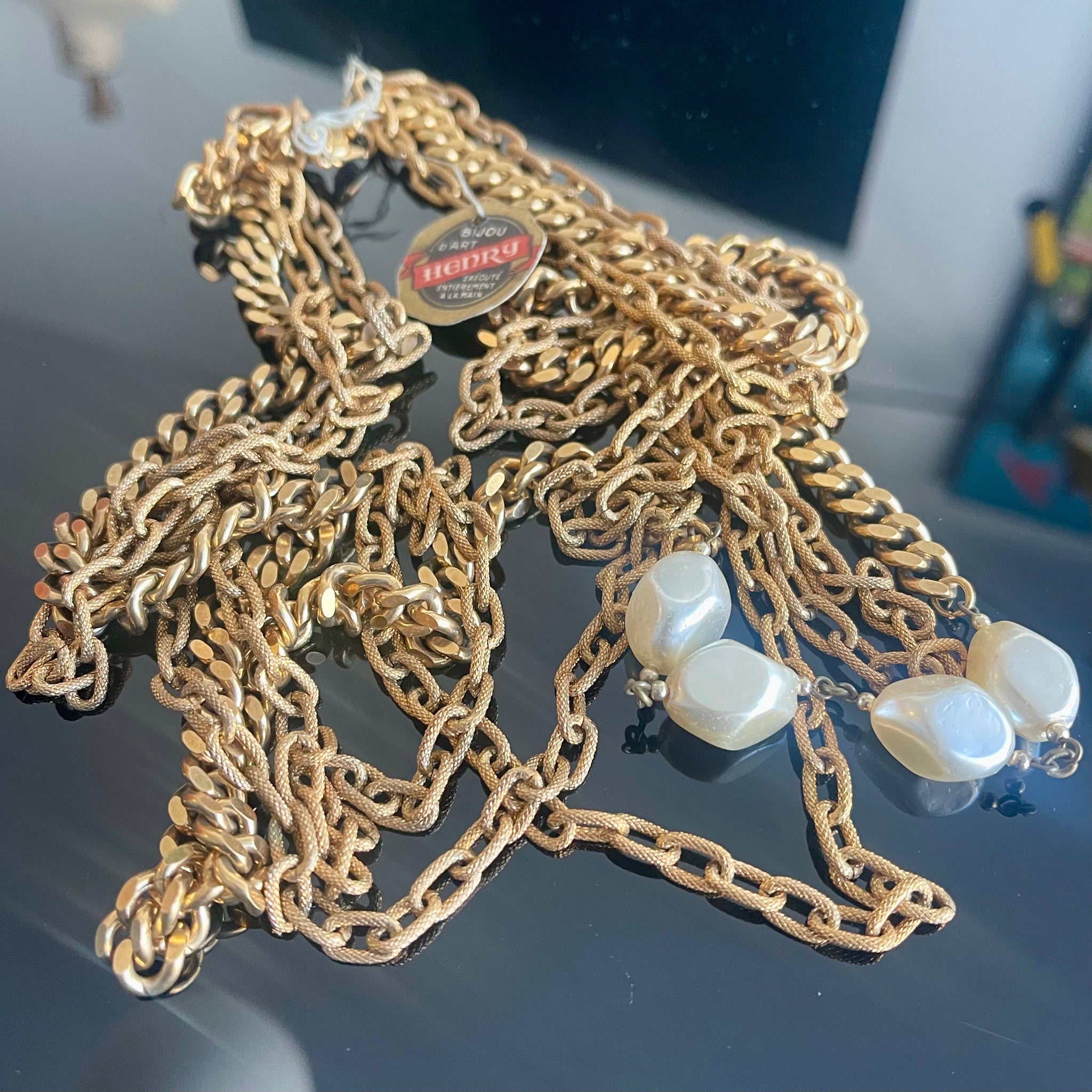 Collier sautoir vintage chaine dorée maille torsadée pendentif demi-lune et nacre - Montres & Bijoux