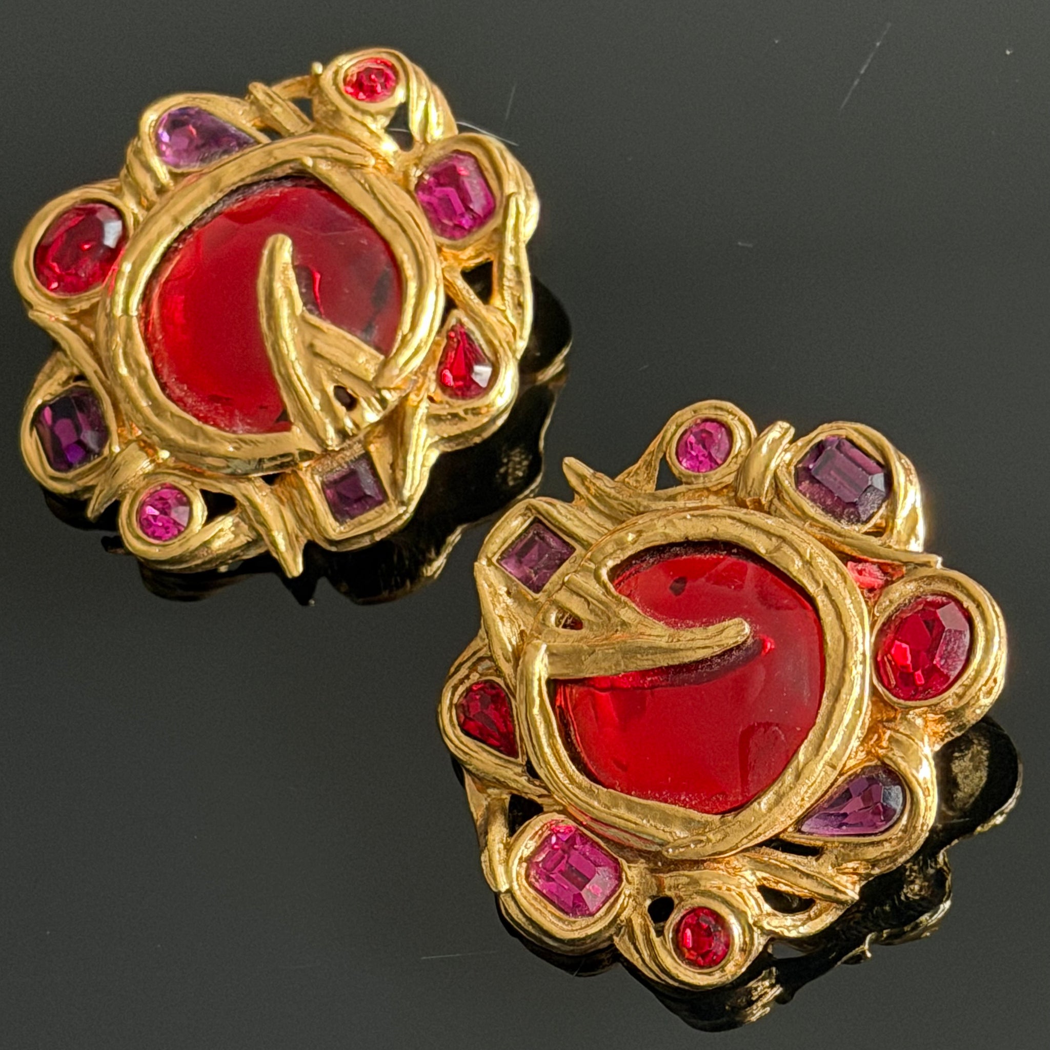 Boucles D'oreilles Vintage – Résine Rouge Clips – Doré – Diamètre 2,6 Cm – Créateur – Très Bon état