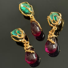 Charger l'image dans la galerie, Beau et rare set boucles + pendentif YSL par Goossens
