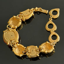 Charger l'image dans la galerie, Superbe bracelet vintage couture métal doré et résine orange signé YSL
