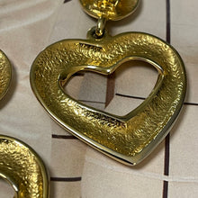 Charger l&#39;image dans la galerie, YSL, grandes boucles clips cœurs pendantes
