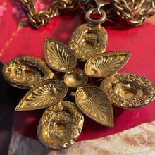 Charger l&#39;image dans la galerie, Henry, très joli sautoir en métal doré et cabochons de verre

