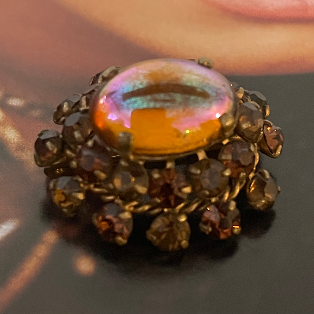 Belle broche ancienne avec cabochon de verre orange, années 50