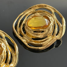 Charger l&#39;image dans la galerie, YSL, sublimes grosses boucles clips tourbillons en métal doré
