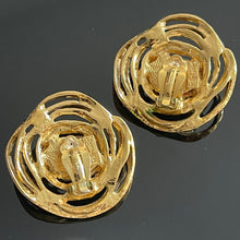Charger l&#39;image dans la galerie, YSL, sublimes grosses boucles clips tourbillons en métal doré
