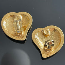 Charger l&#39;image dans la galerie, YSL, boucles clips cœurs vintage en métal doré
