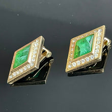Charger l&#39;image dans la galerie, Ch.Dior, très belles boucles clips losanges en métal doré et pierres vertes (verre Gripoix)

