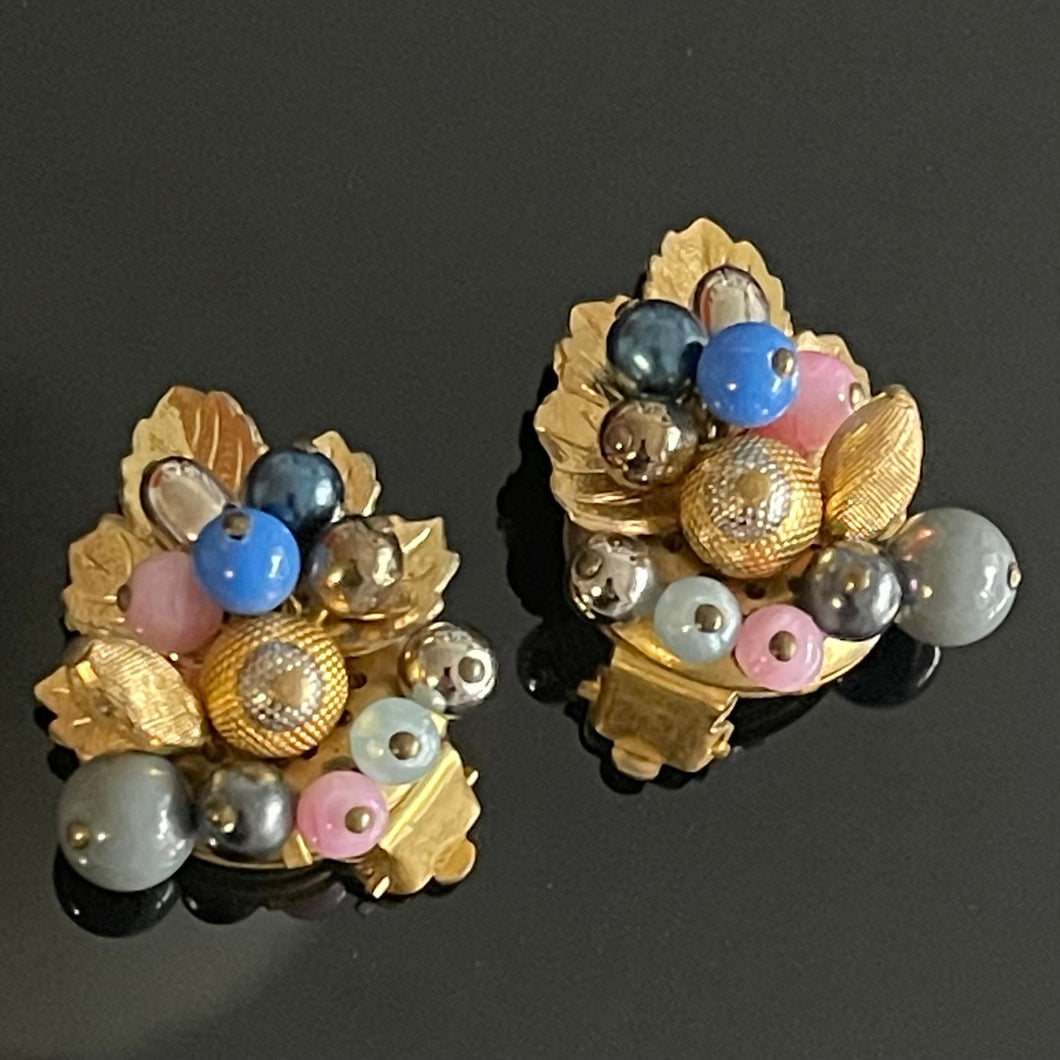 Belles boucles vintage avec perles de couleurs, années 60