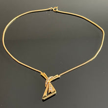 Charger l&#39;image dans la galerie, Carven, très joli collier pendentif vintage moderniste en métal doré et pierres blanches
