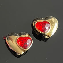 Charger l&#39;image dans la galerie, Loris Azzaro, boucles cœurs vintage couture en métal doré
