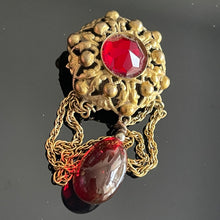 Charger l&#39;image dans la galerie, Henry, belle broche ancienne avec grosse perle goutte en pendant
