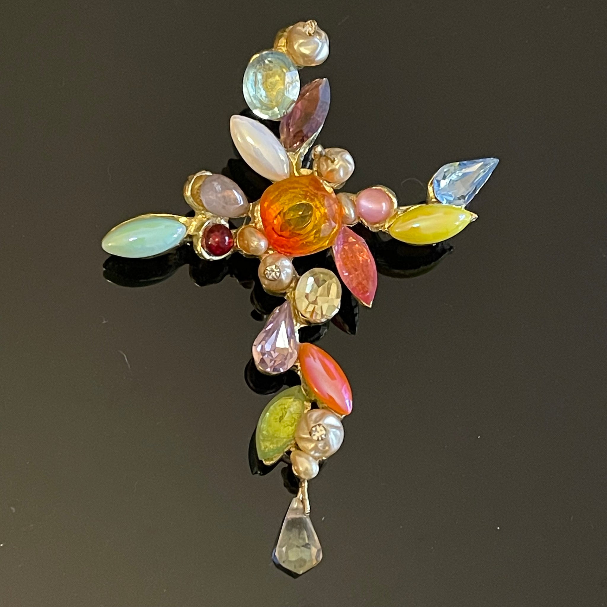 BIJOU FANTAISIE ANCIENNE BROCHE RONDE PIERRES STRASS MULTICOLORES 6 cm