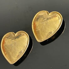 Charger l&#39;image dans la galerie, ÉDOUARD RAMBAUD, grosses boucles cœurs en métal doré
