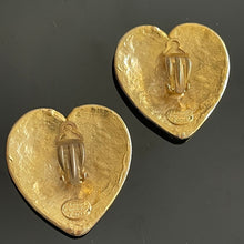 Charger l&#39;image dans la galerie, ÉDOUARD RAMBAUD, grosses boucles cœurs en métal doré
