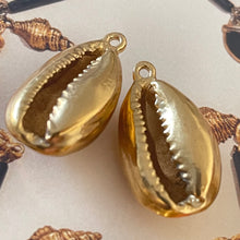 Charger l&#39;image dans la galerie, YSL, clips vintage coquillages avec pendants interchangeables
