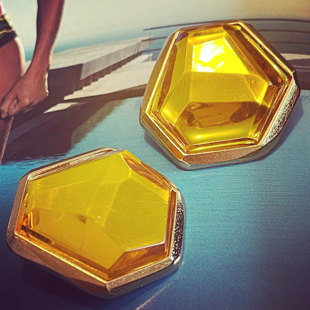 Jean-Louise Scherrer, grosses boucles vintage en résine jaune
