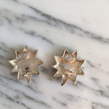 Charger l&#39;image dans la galerie, CHRISTIAN LACROIX, clips vintage couture étoiles en métal argenté
