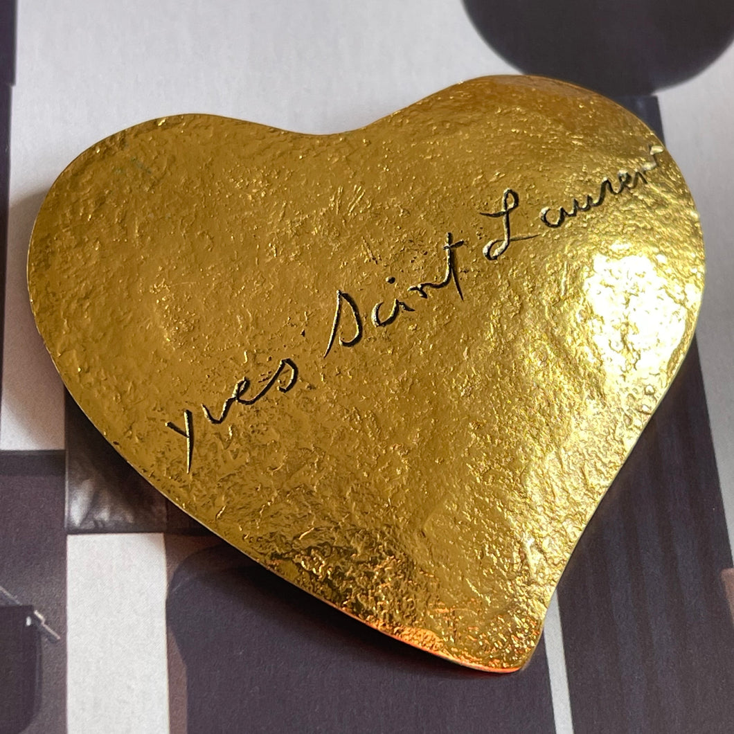 Yves Saint Laurent, Grosse broche / pendentif coeur en métal doré