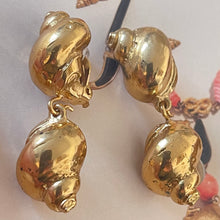 Charger l&#39;image dans la galerie, YSL, clips vintage coquillages avec pendants interchangeables
