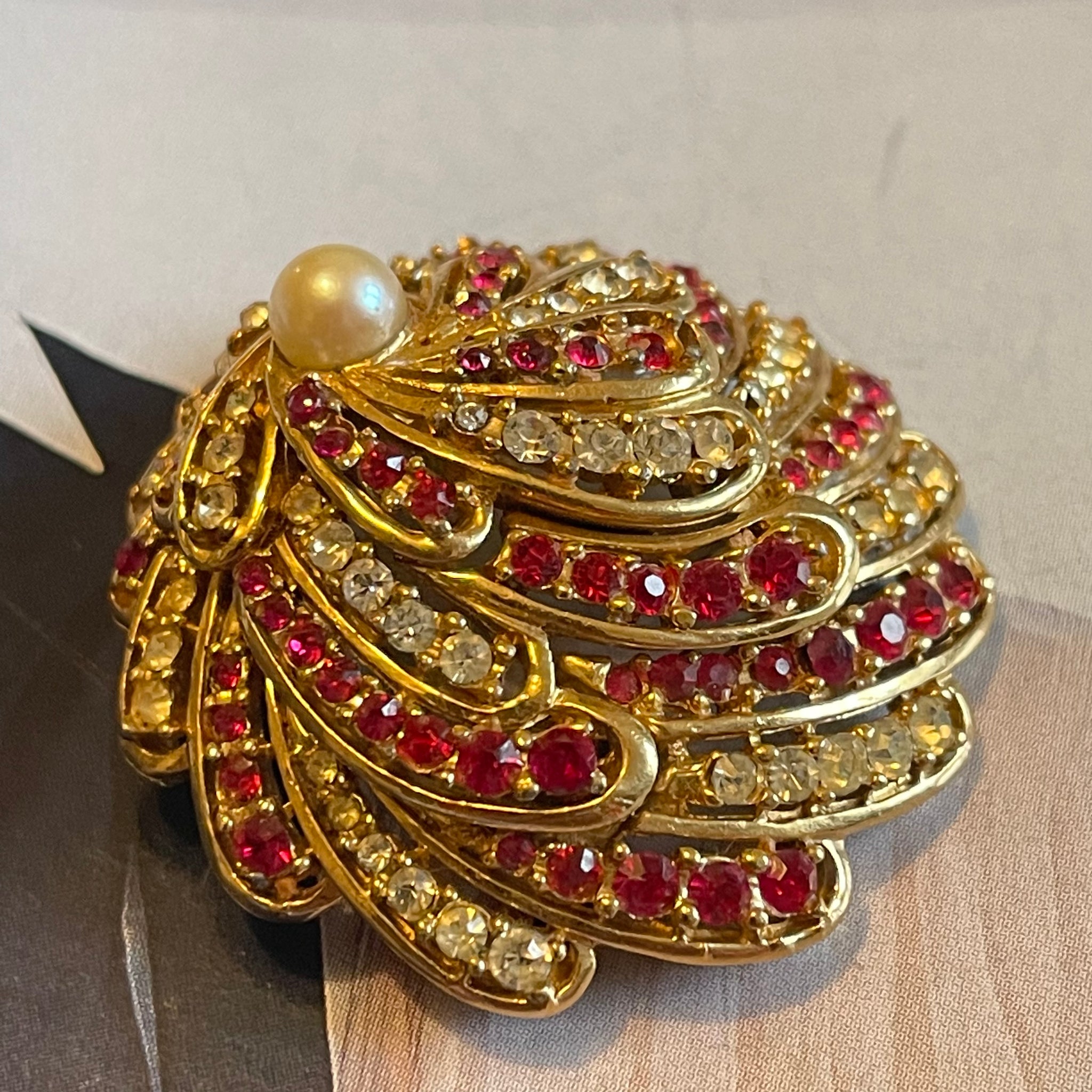 Broche avec strass pierres transparentes brillantes belle - France Broche avec strass pierres transparentes brillantes belle - France